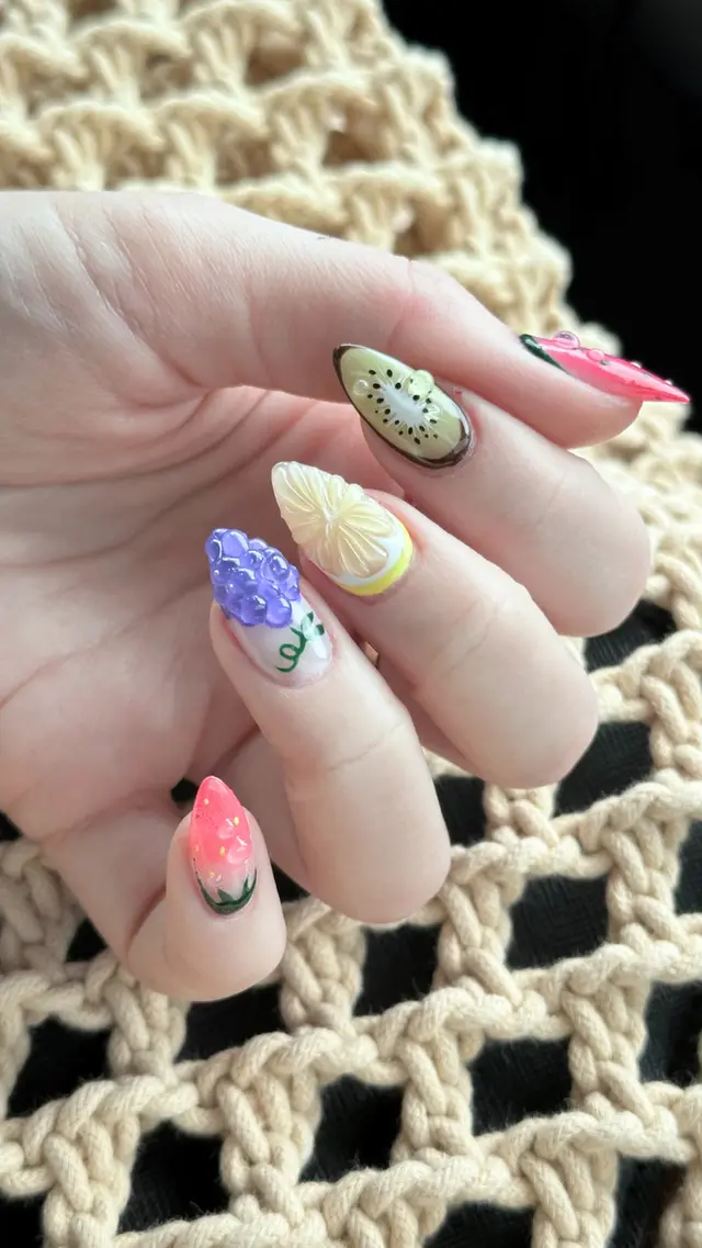 Floral art nails
